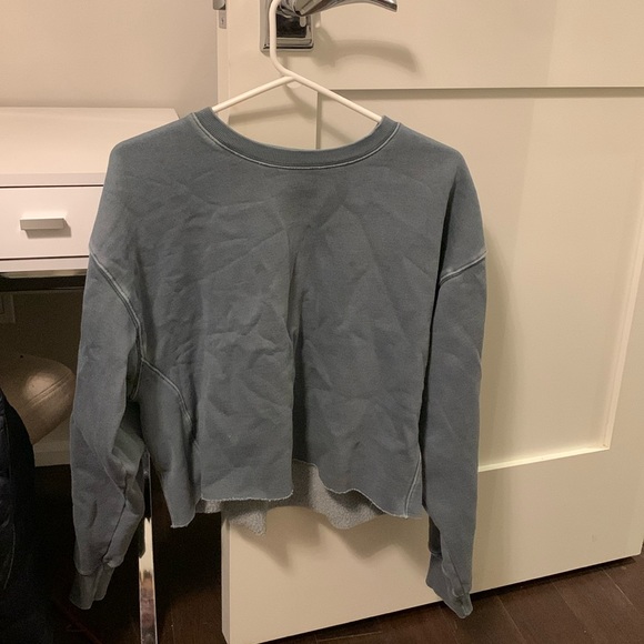 Aritzia Crewneck - Picture 1 of 3